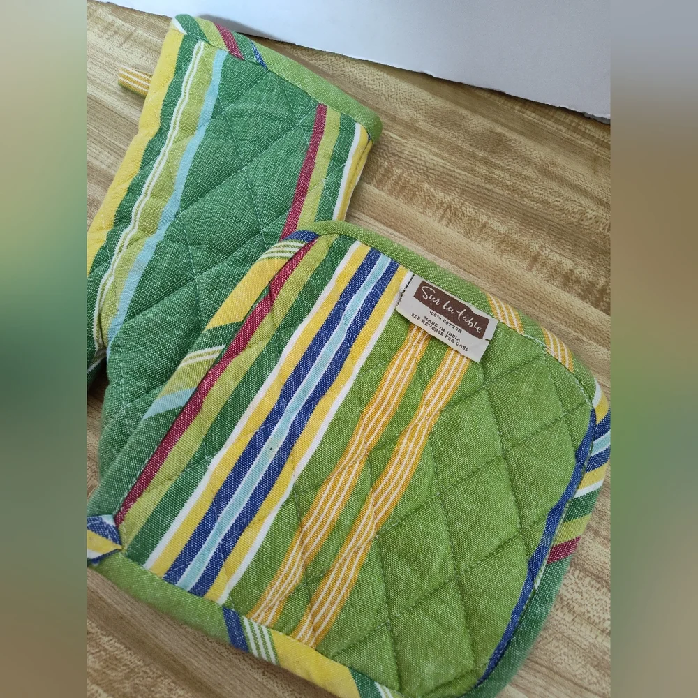 Sur La Table Oven Mitt And Potholder Festive New Without Tags Great Present